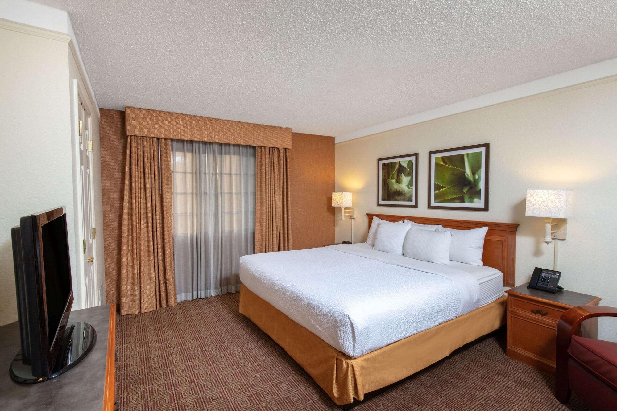 La Quinta By Wyndham Las Vegas Airport N Conv. Exteriör bild